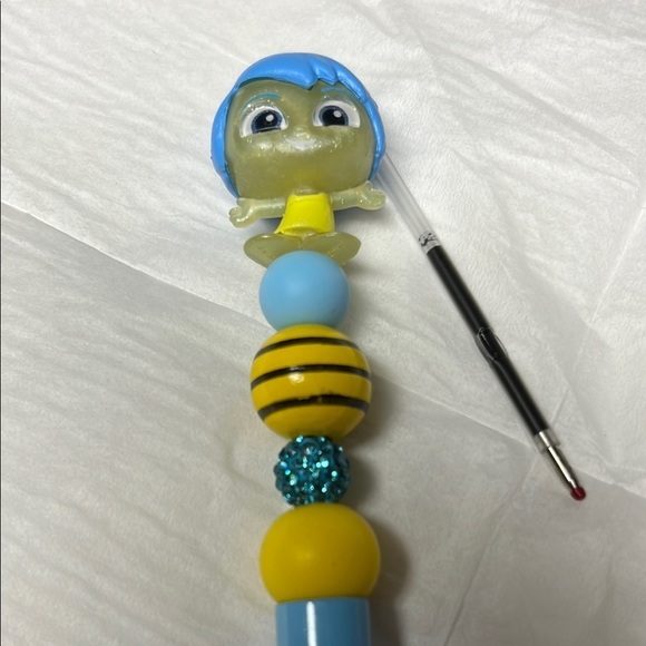 Hand Crafted Character Pen - Picture 3 of 4
